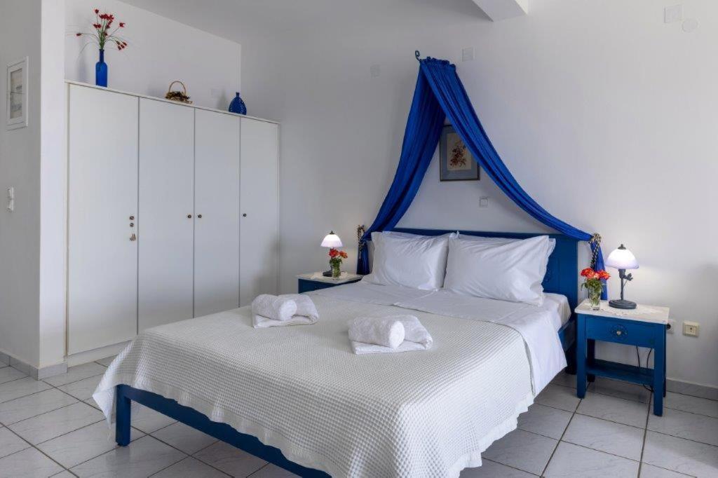 Sea View Studios Финикас Экстерьер фото