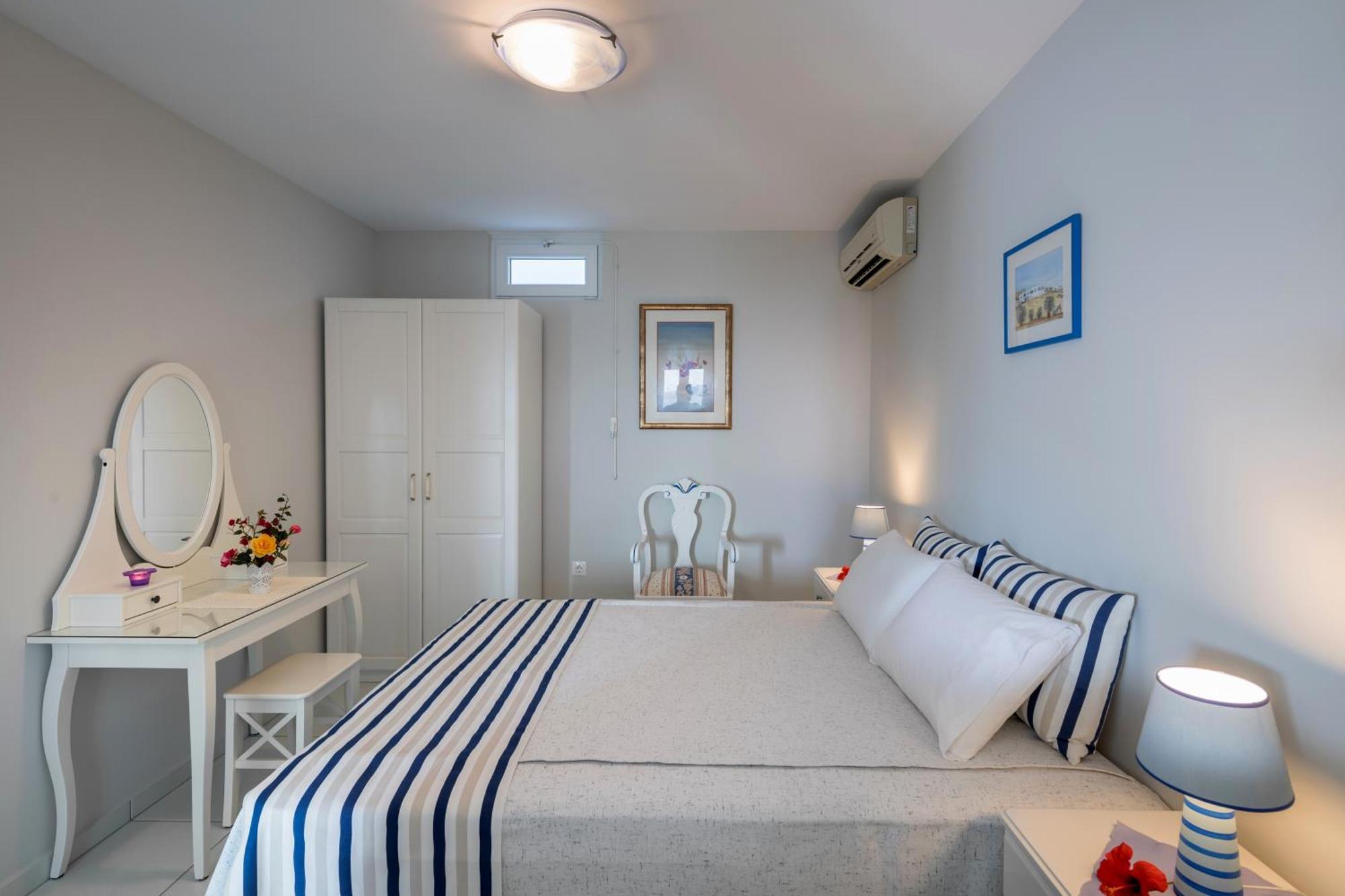 Sea View Studios Финикас Экстерьер фото